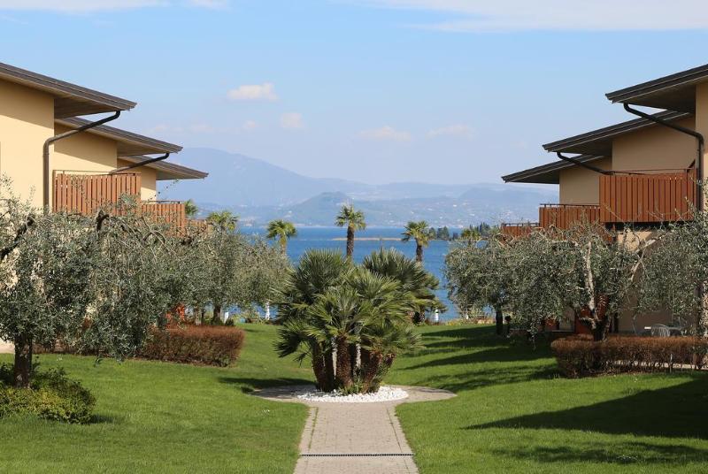 Onda Blu Resort Manerba del Garda Exterior photo
